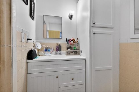 Купить виллу или дом в Норт-Майами, Флорида 3 спальни, 143.07м2, № 2052473 - фото 22