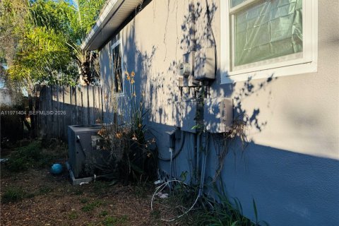 Купить виллу или дом в Плант-Сити, Флорида 2 спальни, 83.24м2, № 2032154 - фото 18