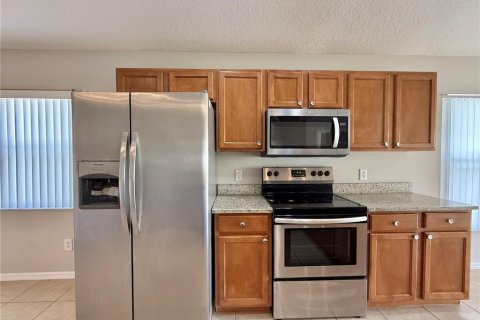 Villa ou maison à louer à Kissimmee, Floride: 4 chambres, 153.66 m2 № 2433699 - photo 6