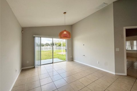 Villa ou maison à louer à Kissimmee, Floride: 4 chambres, 153.66 m2 № 2433699 - photo 11