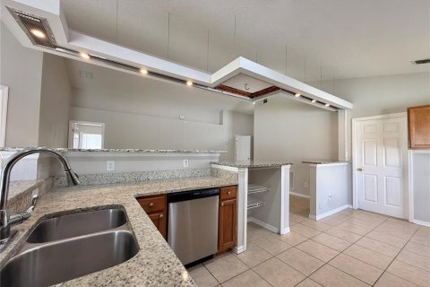Villa ou maison à louer à Kissimmee, Floride: 4 chambres, 153.66 m2 № 2433699 - photo 7