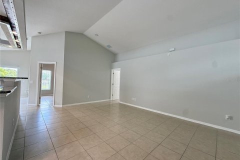 Villa ou maison à louer à Kissimmee, Floride: 4 chambres, 153.66 m2 № 2433699 - photo 10