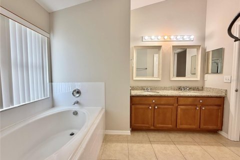 Villa ou maison à louer à Kissimmee, Floride: 4 chambres, 153.66 m2 № 2433699 - photo 15
