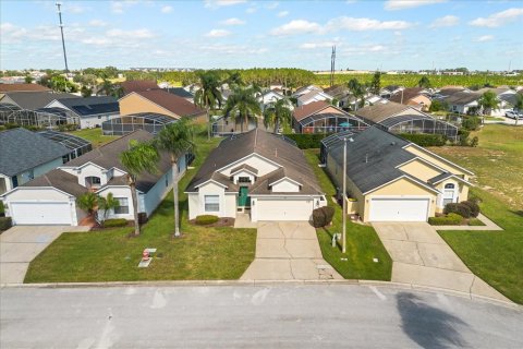 House in Davenport, Florida 4 bedrooms, 163.51 sq.m. № 2211229 - photo 28