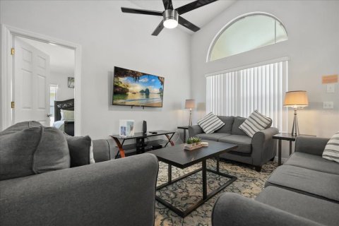 House in Davenport, Florida 4 bedrooms, 163.51 sq.m. № 2211229 - photo 21