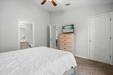 House in Davenport, Florida 4 bedrooms, 163.51 sq.m. № 2211229 - photo 3