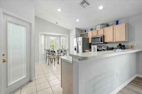 House in Davenport, Florida 4 bedrooms, 163.51 sq.m. № 2211229 - photo 19