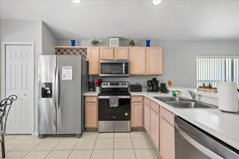 House in Davenport, Florida 4 bedrooms, 163.51 sq.m. № 2211229 - photo 16