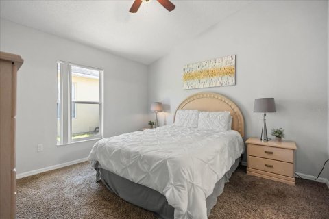 House in Davenport, Florida 4 bedrooms, 163.51 sq.m. № 2211229 - photo 4