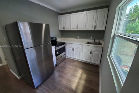 Immobilier commercial à vendre à Miami, Floride: 140.47 m2 № 2081244 - photo 5