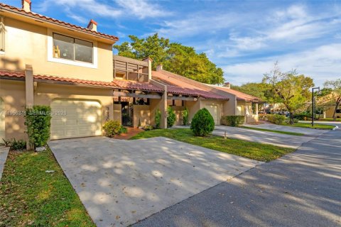 Adosado en alquiler en Doral, Florida, 4 dormitorios, 159.05 m2 № 2010476 - foto 2