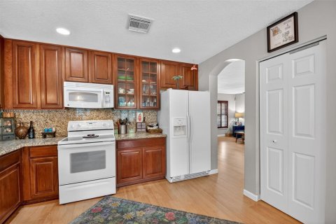 House in Boynton Beach, Florida 4 bedrooms, 255.95 sq.m. № 1880044 - photo 19