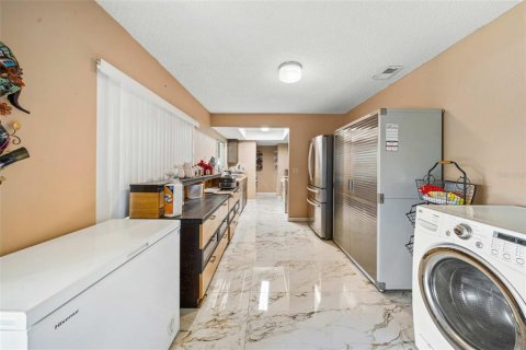 House in Lakeland, Florida 3 bedrooms, 132.29 sq.m. № 2203774 - photo 13