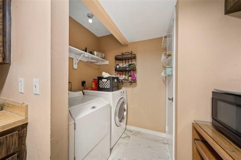House in Lakeland, Florida 3 bedrooms, 132.29 sq.m. № 2203774 - photo 16