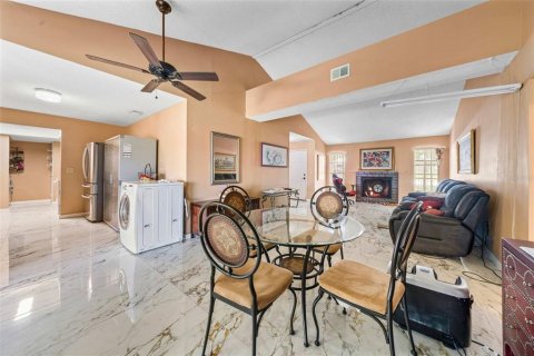 House in Lakeland, Florida 3 bedrooms, 132.29 sq.m. № 2203774 - photo 17
