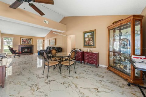 House in Lakeland, Florida 3 bedrooms, 132.29 sq.m. № 2203774 - photo 12