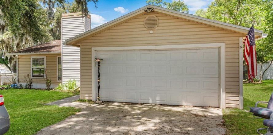 House in Lakeland, Florida 3 bedrooms, 132.29 sq.m. № 2203774
