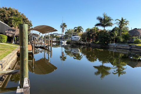 Купить виллу или дом в Кейп-Корал, Флорида 3 спальни, № 2056838 - фото 4