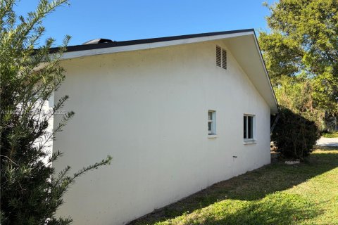 Купить виллу или дом в Кейп-Корал, Флорида 3 спальни, № 2056838 - фото 10