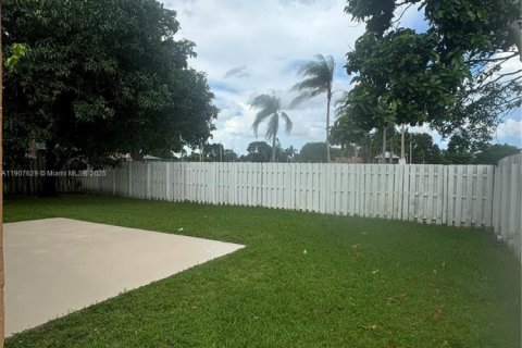 House in Miramar, Florida 3 bedrooms, 167.04 sq.m. № 1965251 - photo 18