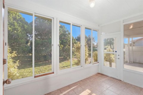 Casa en venta en Saint Petersburg, Florida, 2 dormitorios, 70.61 m2 № 2383856 - foto 5