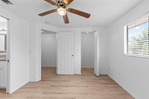 Adosado en alquiler en Tampa, Florida, 2 dormitorios, 86.21 m2 № 1903364 - foto 9