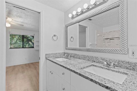 Adosado en alquiler en Tampa, Florida, 2 dormitorios, 86.21 m2 № 1903364 - foto 12