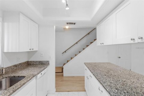 Adosado en alquiler en Tampa, Florida, 2 dormitorios, 86.21 m2 № 1903364 - foto 4