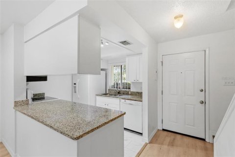 Adosado en alquiler en Tampa, Florida, 2 dormitorios, 86.21 m2 № 1903364 - foto 3