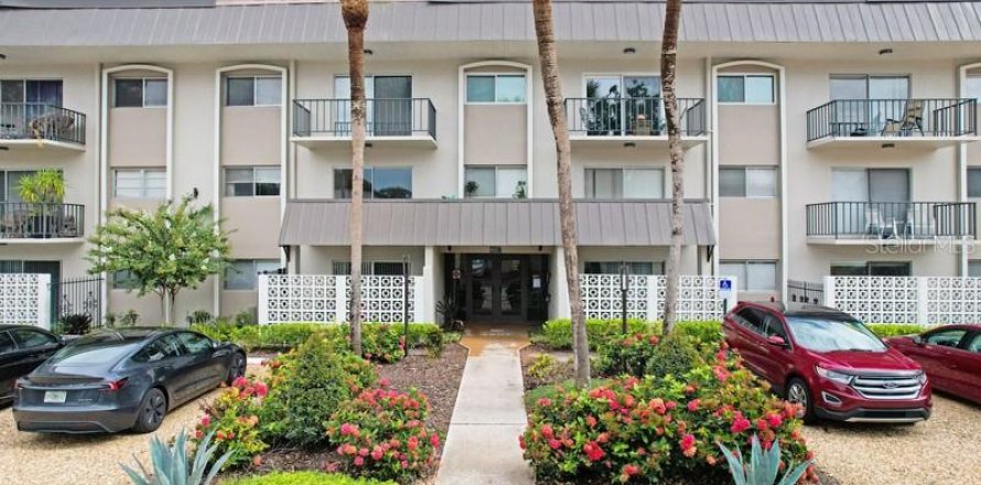Condominio en Tampa, Florida, 1 dormitorio № 1917134