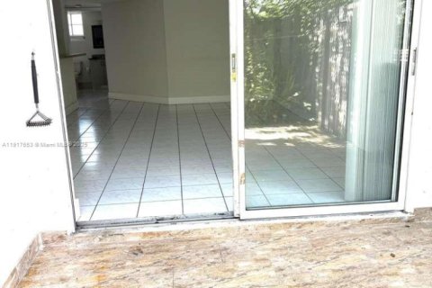 Copropriété à vendre à Miami, Floride: 2 chambres, 90.12 m2 № 1973252 - photo 6