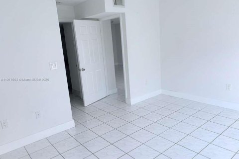 Copropriété à vendre à Miami, Floride: 2 chambres, 90.12 m2 № 1973252 - photo 4