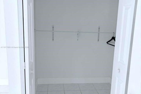 Copropriété à vendre à Miami, Floride: 2 chambres, 90.12 m2 № 1973252 - photo 2