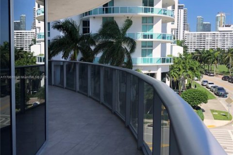 Condominio en venta en Miami, Florida, 3 dormitorios, 187.48 m2 № 1875478 - foto 16