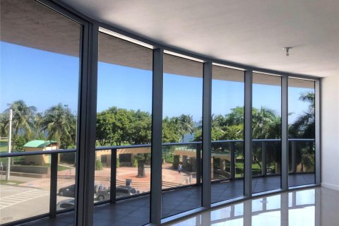 Condominio en venta en Miami, Florida, 3 dormitorios, 187.48 m2 № 1875478 - foto 4