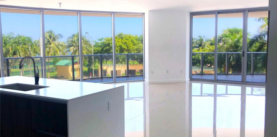Condominio en Miami, Florida, 3 dormitorios  № 1875478