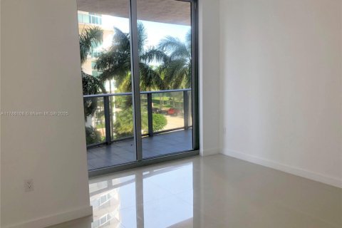 Condominio en venta en Miami, Florida, 3 dormitorios, 187.48 m2 № 1875478 - foto 12