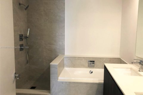 Condominio en venta en Miami, Florida, 3 dormitorios, 187.48 m2 № 1875478 - foto 13