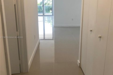 Condominio en venta en Miami, Florida, 3 dormitorios, 187.48 m2 № 1875478 - foto 10