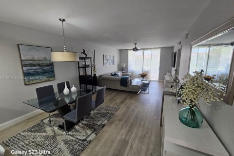 Condominio en venta en Tamarac, Florida, 2 dormitorios, 118.45 m2 № 1887296 - foto 27