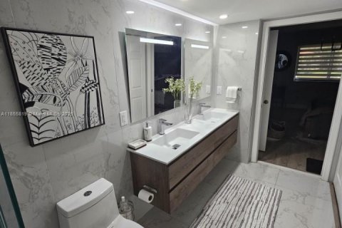 Condominio en venta en Tamarac, Florida, 2 dormitorios, 118.45 m2 № 1887296 - foto 16