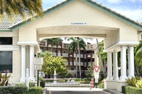 Condominio en venta en Tamarac, Florida, 2 dormitorios, 118.45 m2 № 1887296 - foto 7