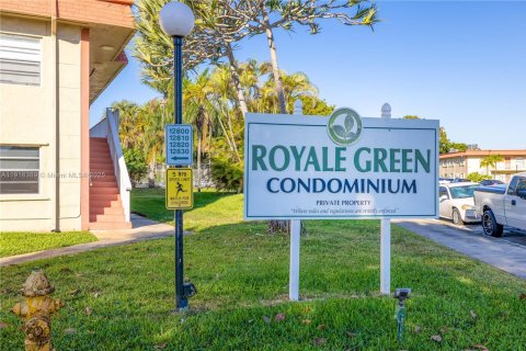 Condo in Miami, Florida, 2 bedrooms № 1975683 - photo 24