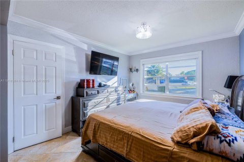 Condo in Miami, Florida, 2 bedrooms № 1975683 - photo 6