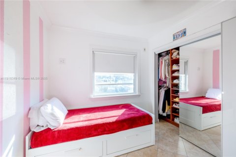 Condo in Miami, Florida, 2 bedrooms № 1975683 - photo 18