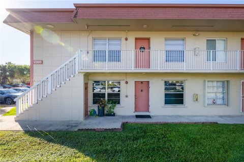 Condo in Miami, Florida, 2 bedrooms № 1975683 - photo 22