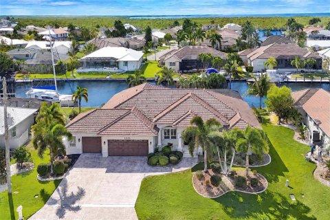 Villa ou maison à Punta Gorda, Floride 3 chambres, 293.01 m2 № 2431802