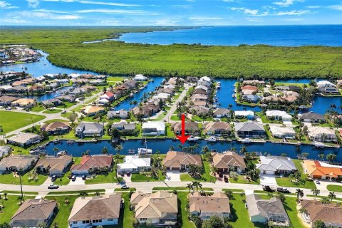 Villa ou maison à vendre à Punta Gorda, Floride: 3 chambres, 293.01 m2 № 2431802 - photo 8