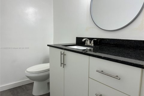 Condo in Miami Beach, Florida, 1 bedroom  № 1929451 - photo 5