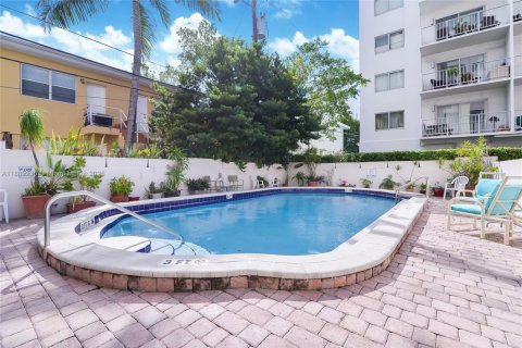 Condo in Miami Beach, Florida, 1 bedroom  № 1929451 - photo 21